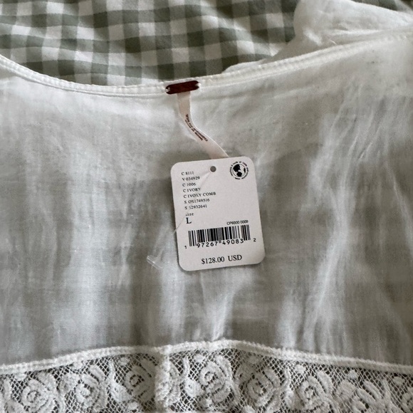 Free People isn’t she lovely tunic - Picture 3 of 3